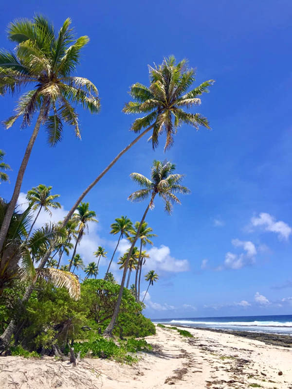 Plage de Huahine